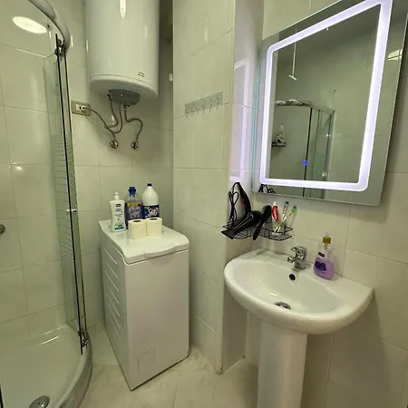 Stylish With Private Terrace - Side Appartement Golem (Tirana)