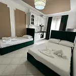 Apartment Stylish With Private Terrace - Side