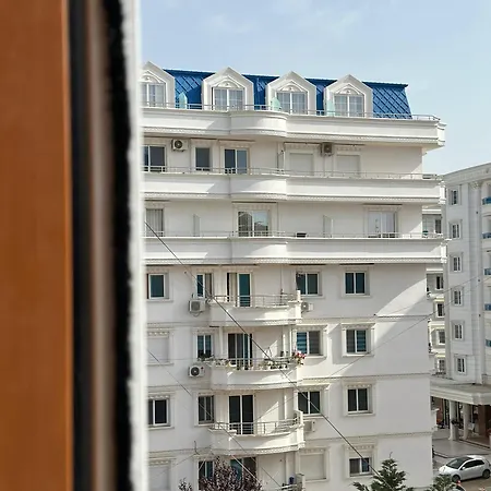 Stylish With Private Terrace - Side Apartment *