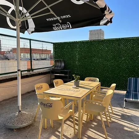 Stylish With Private Terrace - Side Apartment *